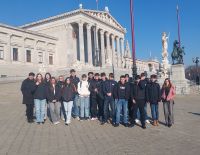 Parlament 2025-10